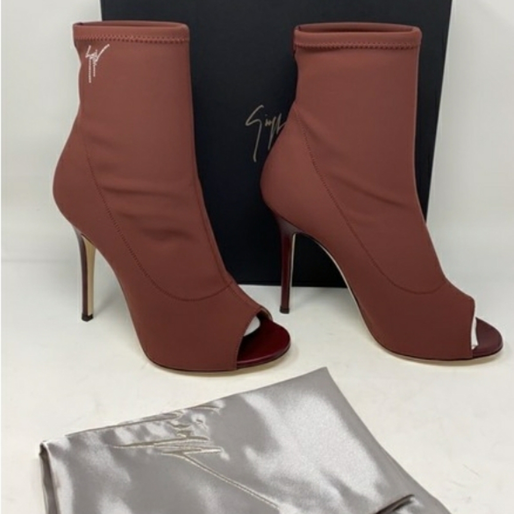 Giuseppe - Picture 2 of 3
